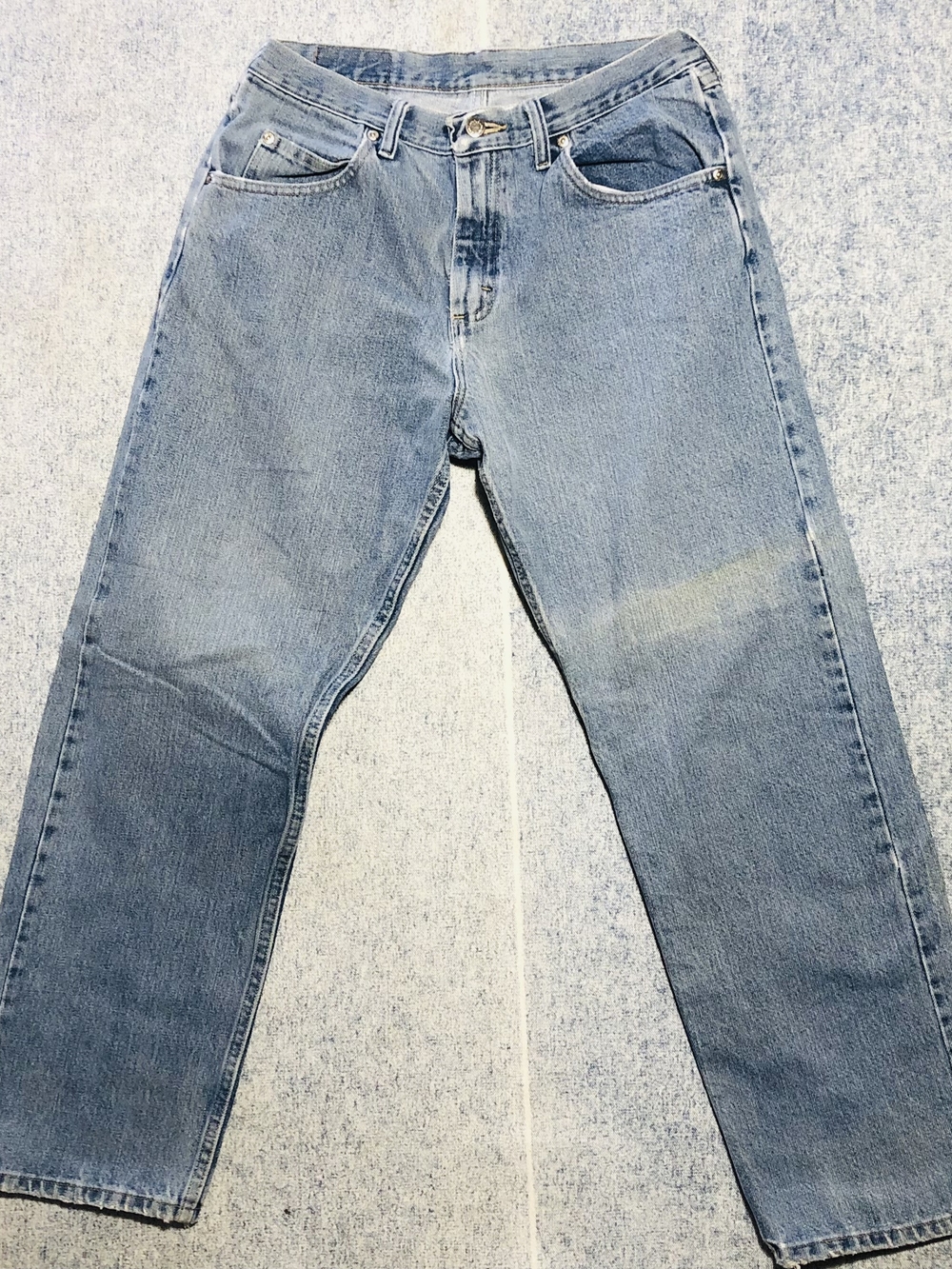 Wrangler Men's Straight Jeans in Faded Blue Denim